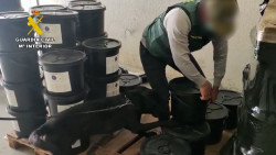 Dos detenidos cuando cargaban 170 kilos de marihuana ocultos entre bidones de asfalto líquido