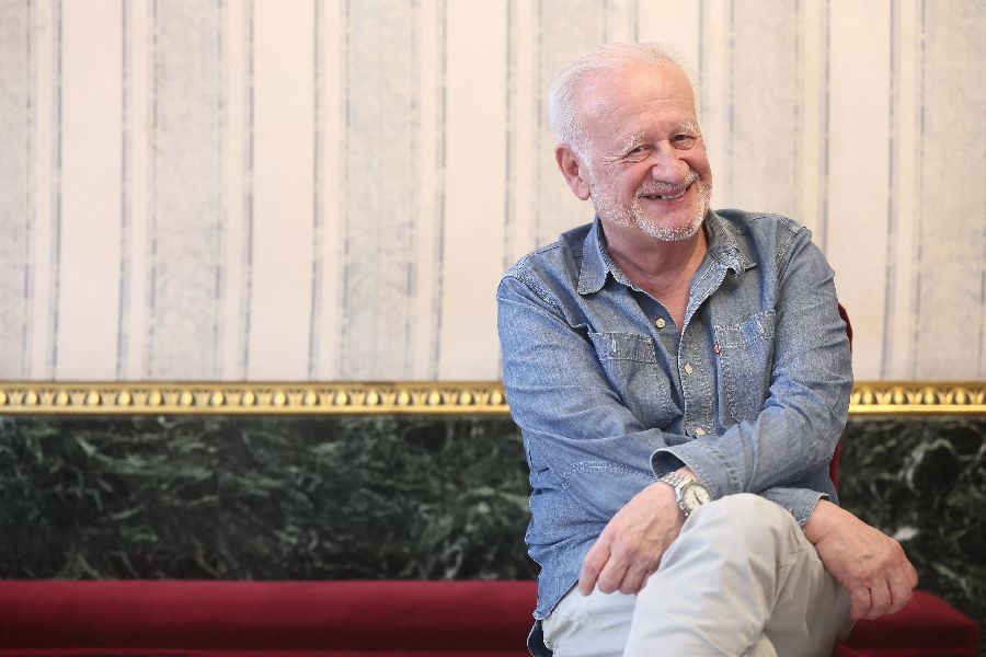 Echanove dirige `La escopeta nacional` en el Teatro Espa&ntilde;ol: "Somos un pa&iacute;s con una historia y un futuro irrepetible"