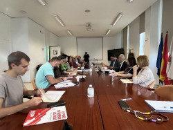  Educaci&oacute;n se planta en su oferta de 150 euros a los docentes, que la Junta rechaza y mantiene la huelga