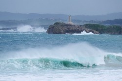 El 112 pide precaución ante el fuerte viento y la Aemet eleva para este domingo a naranja el aviso en Liébana