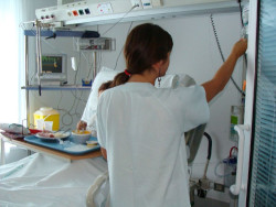 El 54% de enfermeras y fisioterapeutas sufren comentarios sexistas y el 17% contacto físico no deseado, según SATSE