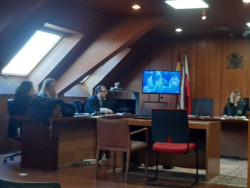 El acusado de dejar morir a su madre no comparece al juicio y dictan orden de detención