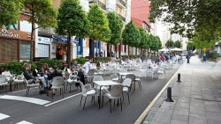  El Ayuntamiento ofrece a los negocios del municipio promocionarse en las calles cortadas al tr&aacute;fico