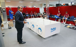 El Bar&ccedil;a 2021/22 arranca entrenamientos con la visita de Laporta