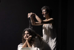El Café de las Artes acoge hoy una muestra de creación a cargo de la compañía Musaloka, con su proyecto `Redoble`
