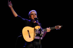 El cantautor Pedro Guerra inaugura mañana `Las Veladas del Palacio` de Noja, con entradas agotadas