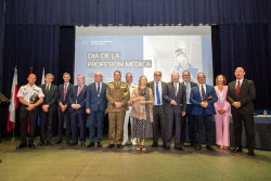 El Colegio de M&eacute;dicos de Cantabria otorga su Medalla de Oro a Tom&aacute;s Cobo