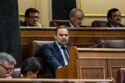 El Congreso acuerda suspender de derechos a Ábalos tras confirmarse su procesamiento y no podrá votar desde la cárcel