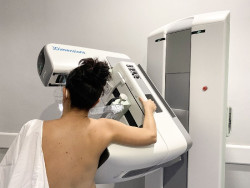 El Congreso insta al Gobierno a mejorar la prevención, el diagnóstico precoz y el abordaje temprano del cáncer de mama