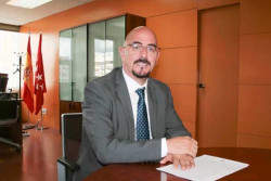 El consejero de Sanidad Pascual, dice que la protonterapia de Valdecilla inicia una fase con una obra "muy compleja", que debe compaginar la instalaci&oacute;n con la actividad asistencial