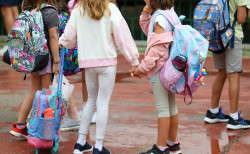 El curso comienza con un déficit de 43.700 profesores en la escuela pública y una interinidad del 22%, según CSIF