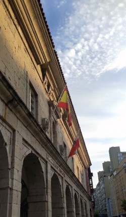 El derribo de la Residencia Cantabria, la educación bilingüe y Peña Cabarga, a debate este lunes en el Parlamento