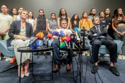 El equipo de `Malinche` estudia acciones legales contra Renfe y se&ntilde;ala al Ministerio de Puente por "deslegitimar" a Cano