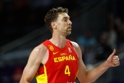 El espa&ntilde;ol Pau Gasol ingresa en el Sal&oacute;n de la Fama de la FIBA