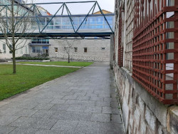 El fiscal pide nueve años a tres acusados de intentar matar a otro cuando entraba en un supermercado