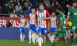  El Girona no baja los brazos y la Real renace en el hundimiento del Granada