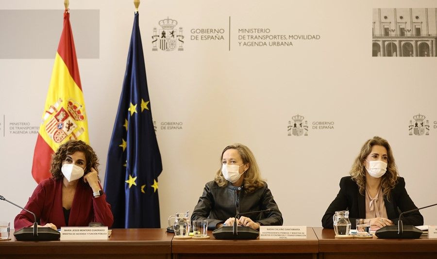 El Gobierno acuerda con los transportistas un descuento de 20 céntimos ...