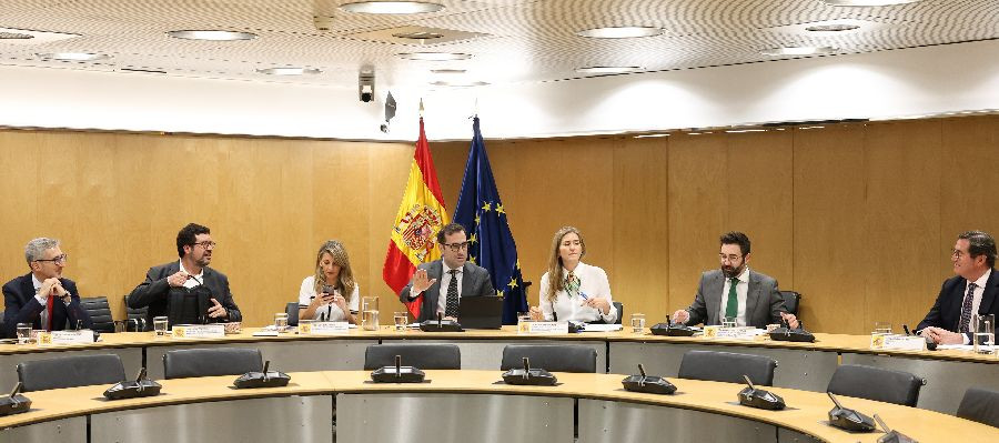 El gobierno de S&aacute;nchez dice que se ha producido  la moderaci&oacute;n de los precios, ser&aacute; en las casas de sus ministros