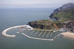 El Gobierno saca a concurso la explotación de los atraques del puerto deportivo de Laredo