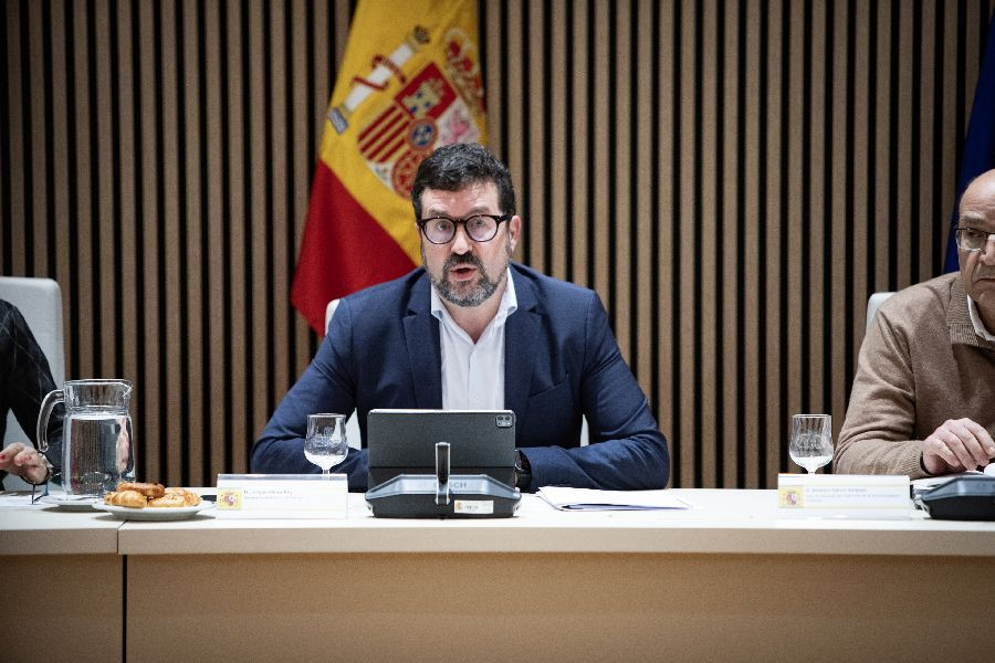 El Gobierno subir&aacute;  el SMI un 3,1% para 2026, hasta 1.221 euros al mes, sin tributaci&oacute;n en IRPF