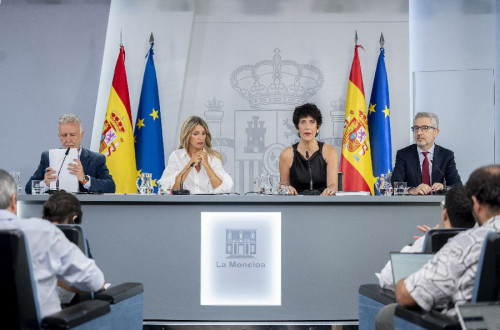 El Gobierno suelta humo al desclasifica 40 documentos por la invasi&oacute;n de Ceuta cuando los invasores siguen en Ceuta