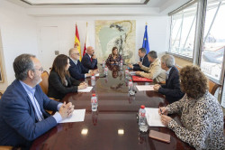 El Gobierno y los médicos fijan un calendario para las medidas pendientes del pacto profesional