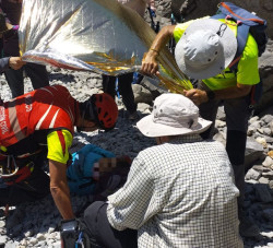 El helic&oacute;ptero rescata a una senderista de 73 a&ntilde;os con crisis epil&eacute;ptica en una ruta en Picos