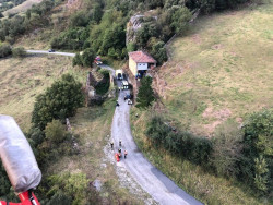 El helic&oacute;ptero traslada a un hombre de 61 a&ntilde;os desde Soba con un golpe en la cabeza por un accidente en tractor