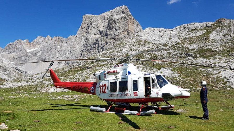 El Helic ptero Traslada Desde Potes A Una Accidentada Al Aeropuerto Y el-helic-ptero-traslada-desde-potes-a-una-accidentada-al-aeropuerto-y