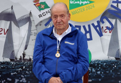 El hijo del rey Juan Carlos le dice a su padre que si quiere regresar a Espa&ntilde;a recupere la residencia fiscal 