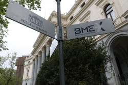 El Ibex 35 abre con una subida del 0,53% y vuelve a recuperar los 17.300 puntos, con el gas a la baja