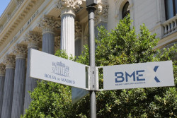 El Ibex 35 da la bienvenida a 2026 con un descenso del 0,06%, mirando a S&aacute;nchez y las elecciones