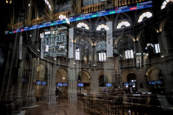 El Ibex 35 estrena el a&ntilde;o con un alza de un 1% 