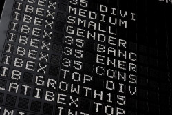 El Ibex 35 se da la vuelta y sube un 1,08%, con el crudo a la baja, tras conversaciones de Trump e Ir&aacute;n