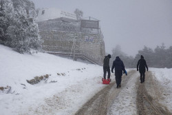 El invierno ser&aacute; m&aacute;s c&aacute;lido de lo normal en Espa&ntilde;a pero las vacaciones de Navidad arrancan con fr&iacute;o y nieve, seg&uacute;n AEMET