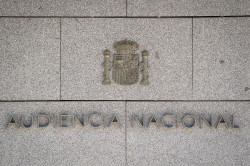 El juez admite a PP, Vox y Hazte O&iacute;r en el `caso Plus Ultra` y analiza si agrupar las acusaciones populares