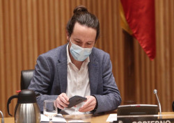 El juez desbroza la investigaci&oacute;n contra Podemos y se centra en los contratos electorales con Neurona