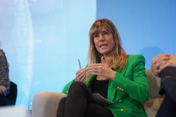 El juez,¡pobre juez! cita a Begoña Gómez, mujer del presidente Sánchez , a declarar como imputada el 5 de julio