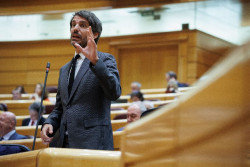 El ministro comunista Urtasun miente y justifica respaldar su decisi&oacute;n de suprimir el Premio de Tauromaquia con el poco uso en toros del Bono Cultural Joven