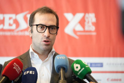 El ministro Cuerpo dice que  los precios de los alimentos, aunque son inferiores a la media de la Eurozona y oculta que los salarios en Europa son más altos