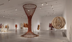 El Museo Reina Sof&iacute;a "recupera la vida" de las piezas de Aur&egrave;lia Mu&ntilde;oz en la muestra `Entes`