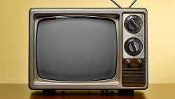 EL OCASO DE LA TELEVISION Por David Pasarin