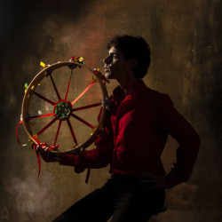 El Palacio de Festivales acoge este mi&eacute;rcoles el estreno de `Ta&ntilde;edor`, que actualiza el folclore c&aacute;ntabro