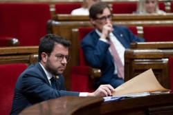El Parlamento catalán avala condicionar la investidura de Sánchez además de la amnistía pactada al referéndum con el `sí` de ERC y Junts