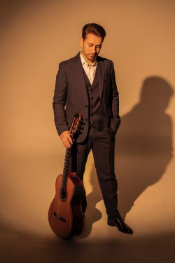 El Parlamento de Cantabria celebrar&aacute; el D&iacute;a de Europa con una conferencia-concierto del guitarrista Alejandro Ceballos