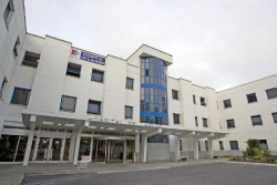  El Parlamento insta al Gobierno a garantizar la cobertura de todas las especialidades en el Hospital de Laredo