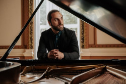 El pianista Hugo Selles clausurará esta tarde `SIANOJA 2024`