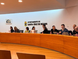 El Pleno aprueba el expediente de contrataci&oacute;n para la reforma de la piscina cubierta de Bezana Lago