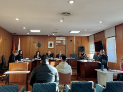 El portero de un pub acusado de abusar de una menor lo reconoce y acepta dos años de cárcel