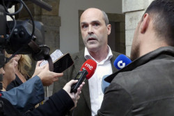 El PP exige al PSOE que desautorice a su diputado Raúl Pesquera ante sus "faltas de respeto a los médicos"